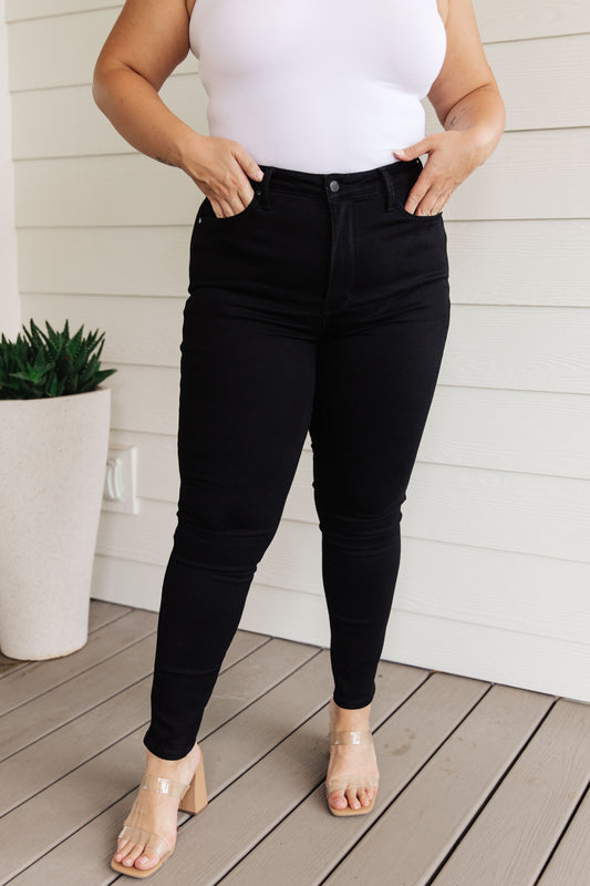 Judy Blue Tummy Control High Waisted Classic Skinny Jeans in Black