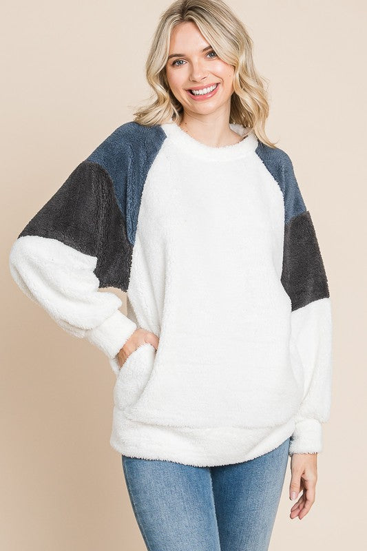 Color Block Faux Fur Raglan Sleeve Sweatshirt - White