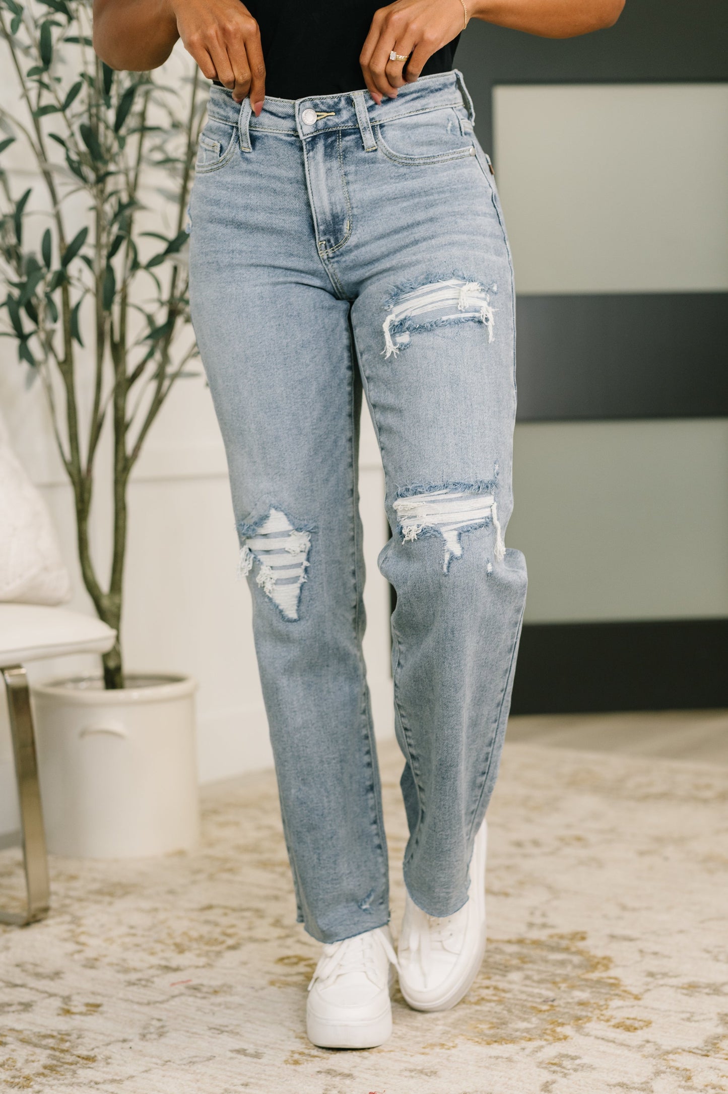 Judy Blue Mid Rise 90's Straight Jeans