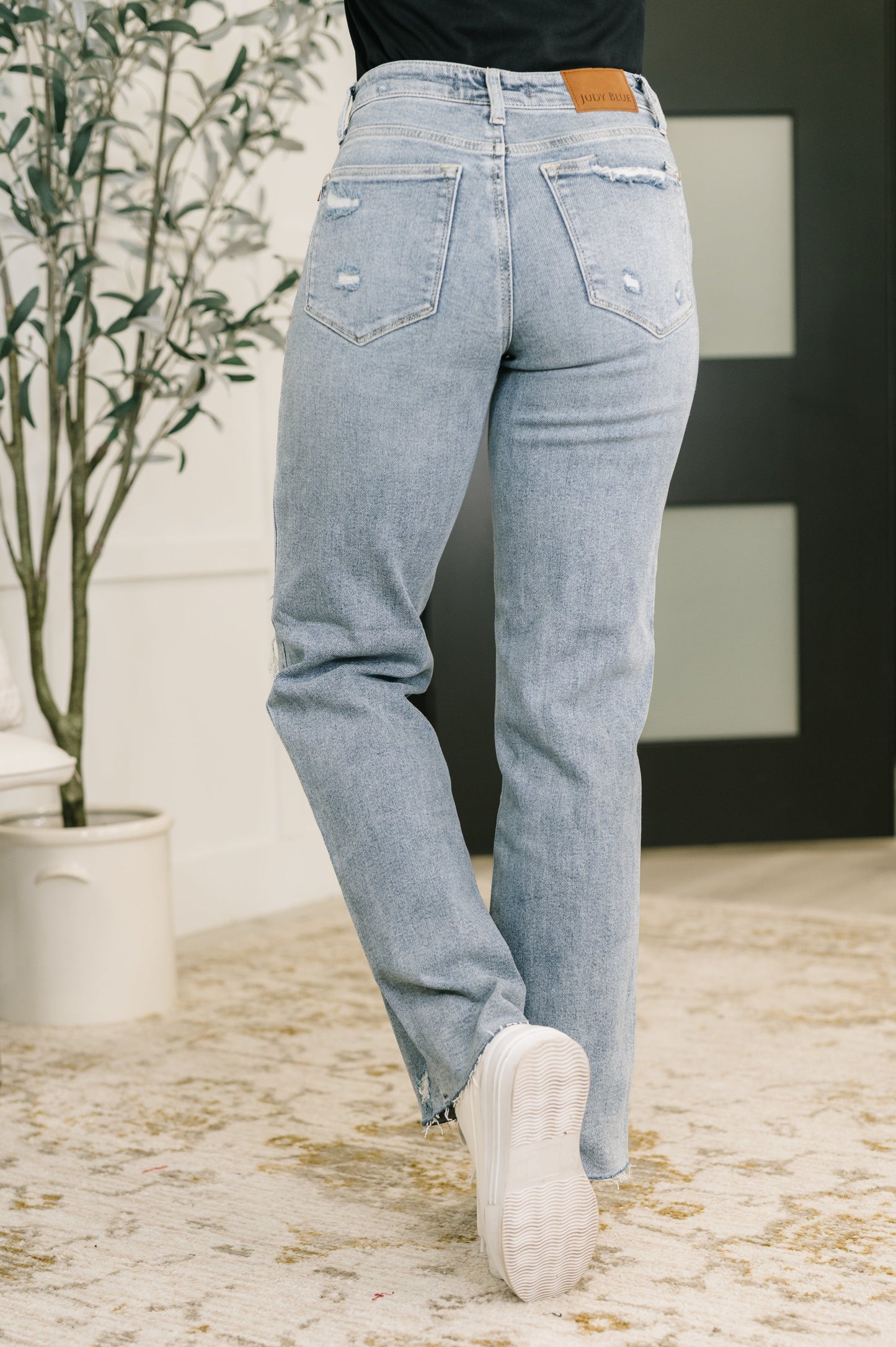 Judy Blue Mid Rise 90's Straight Jeans