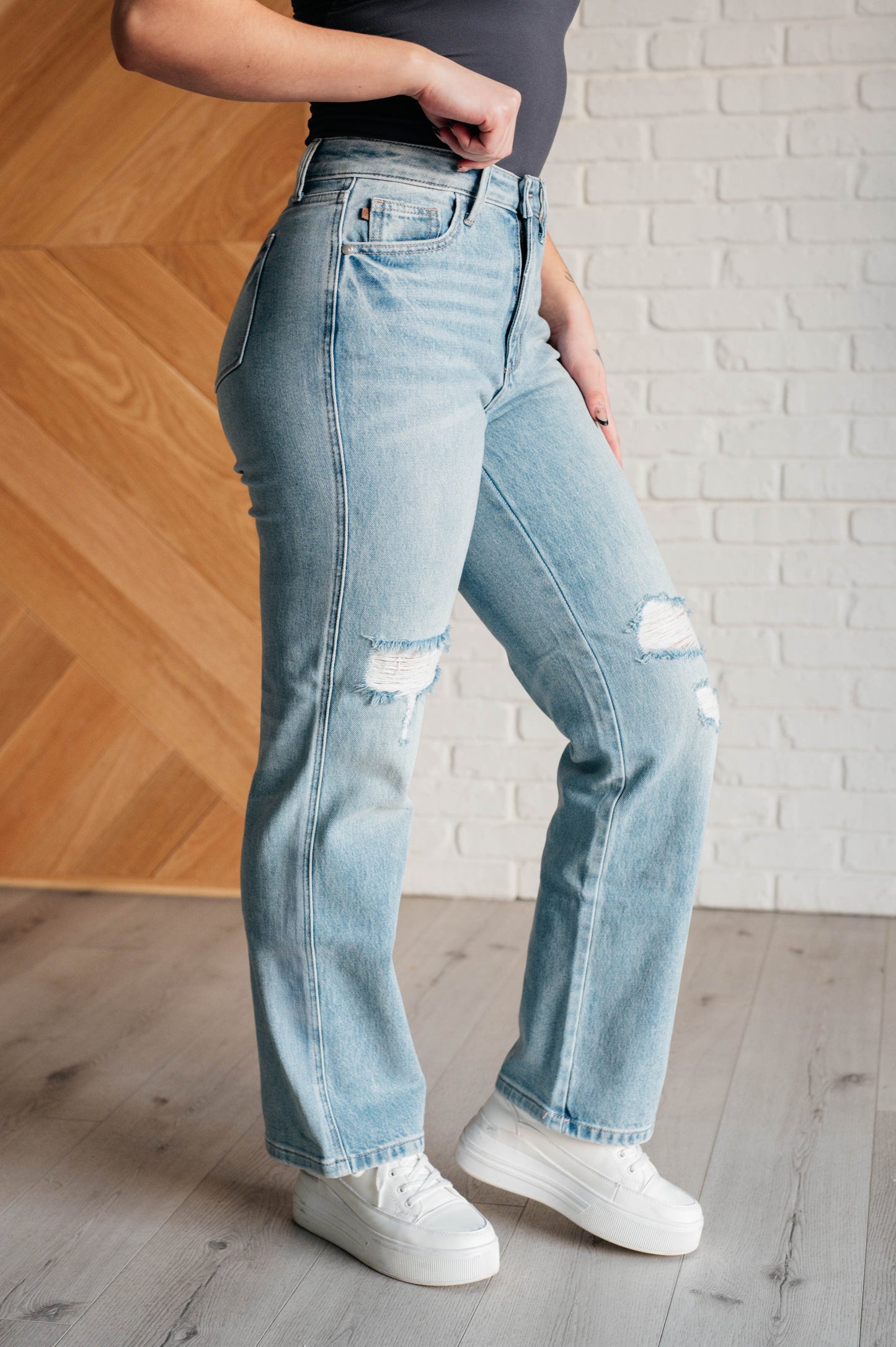 Judy Blue High Rise Rigid Magic 90's Straight Jeans