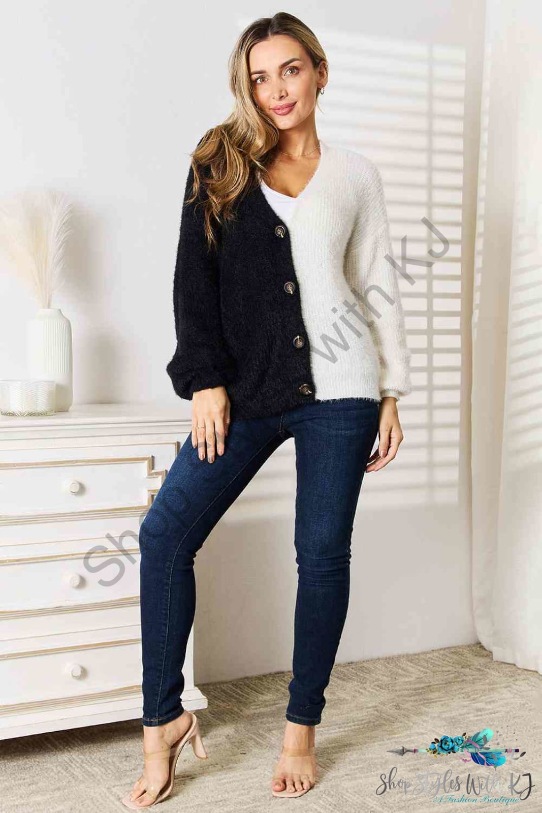 Woven Right Contrast Button-Front V-Neck Cardigan Sweaters & Cardigans