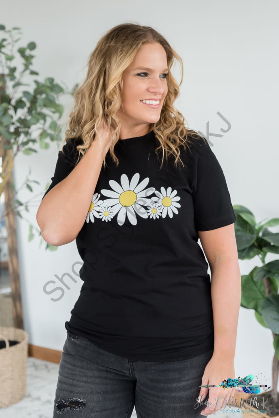 Daisies Graphic Tee Bt