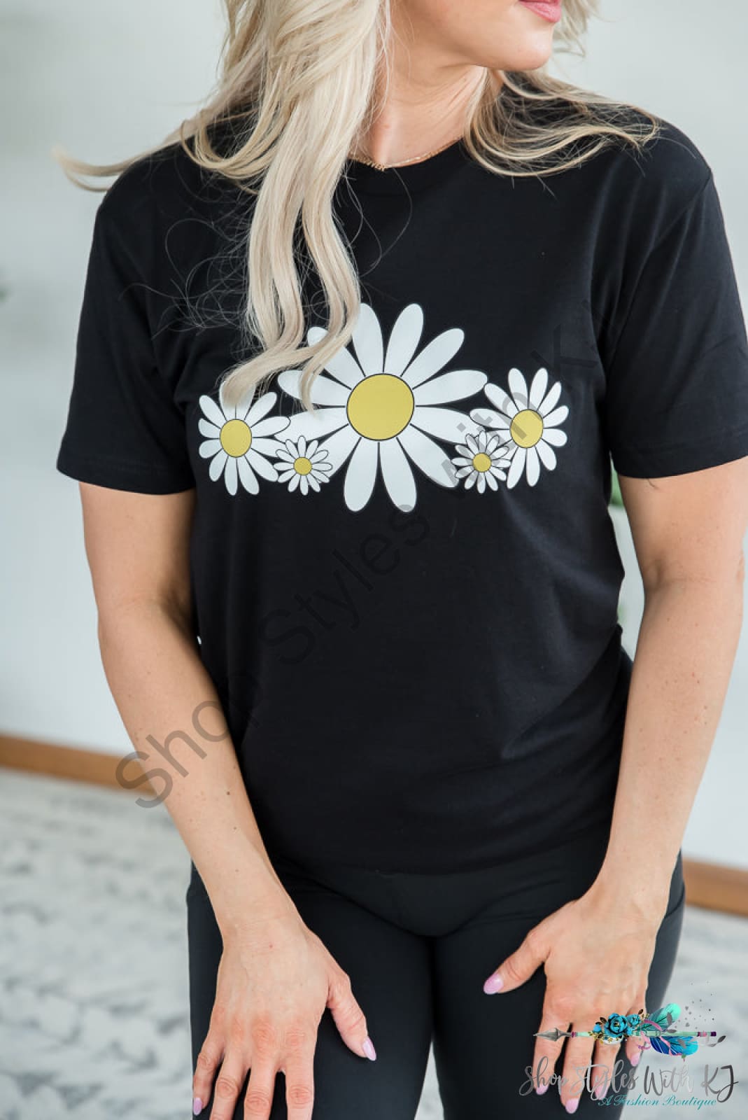 Daisies Graphic Tee Bt