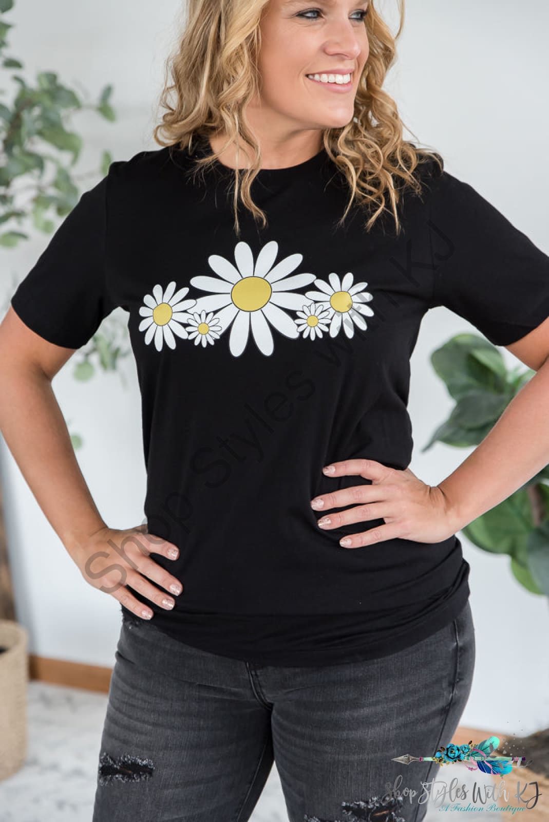 Daisies Graphic Tee Bt