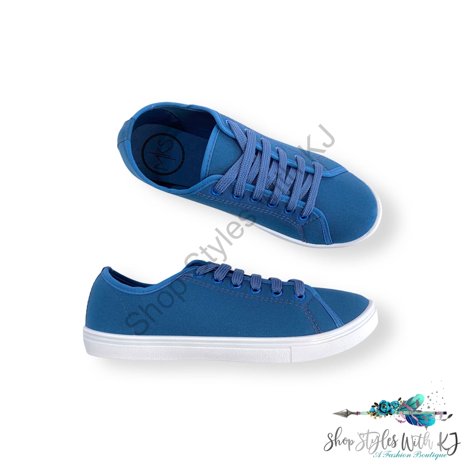Free Spirit Sneakers In Blue Enriko