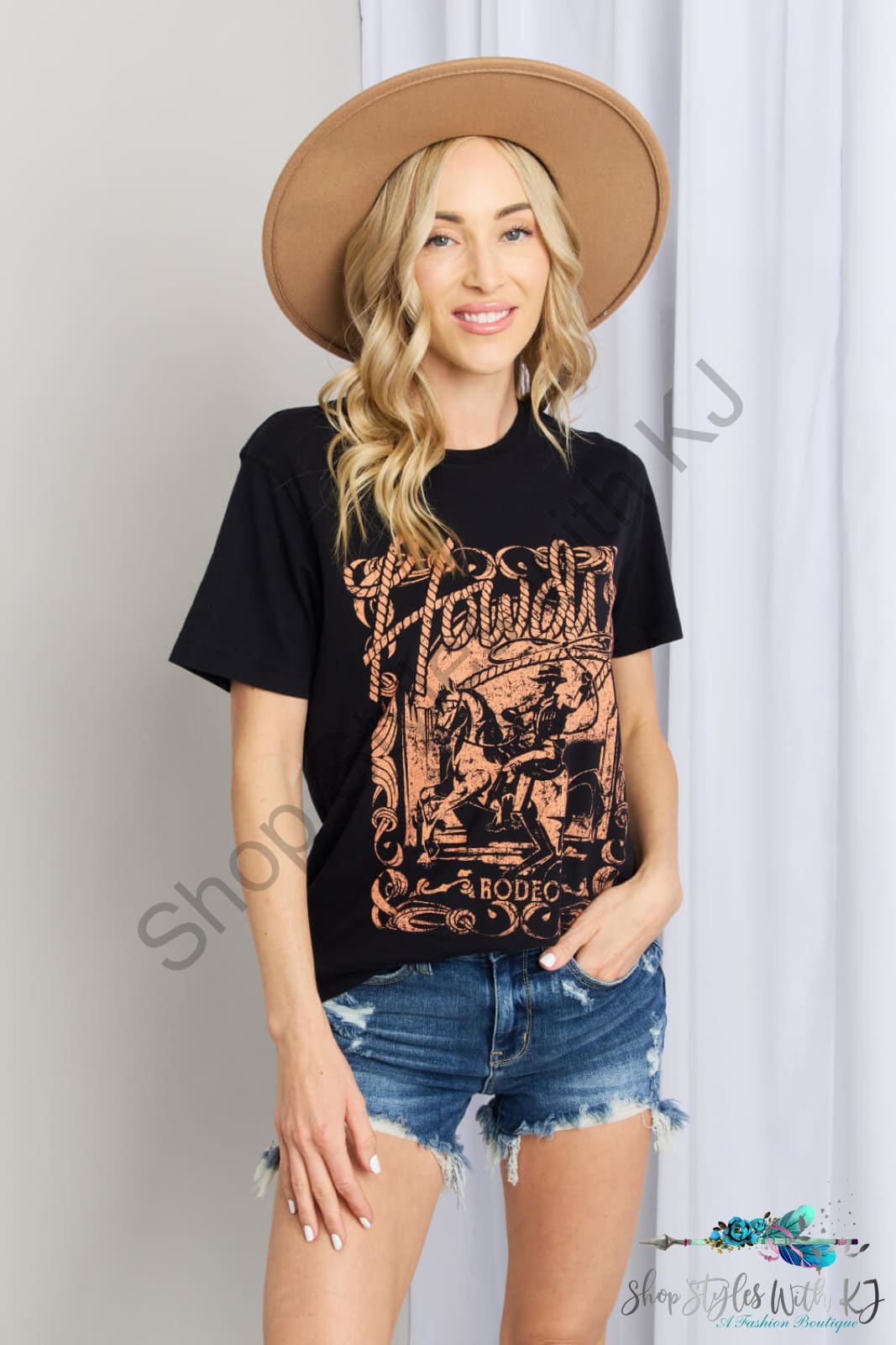 Howdy Graphic Round Neck Tee Shirts & Tops