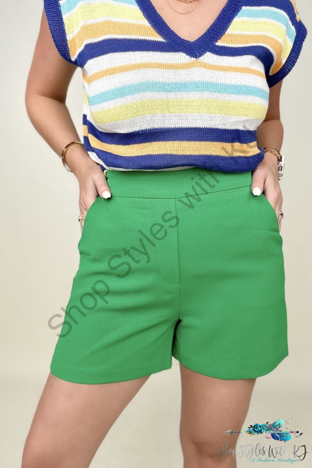 Skies Are Blue Kelly Green Trouser Shorts / Xs