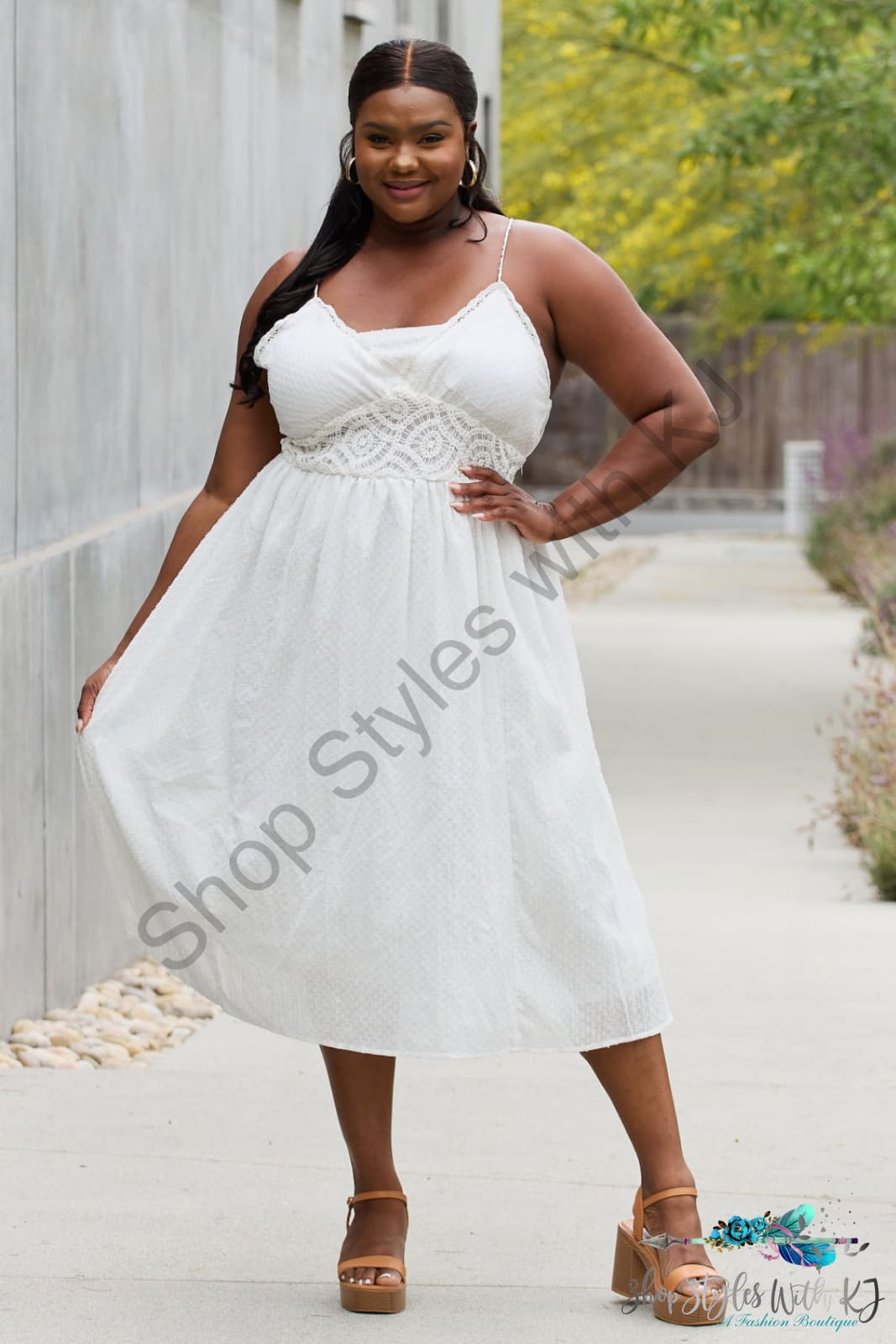 White Birch Full Size Lace Detail Sleeveless Midi Dress / S