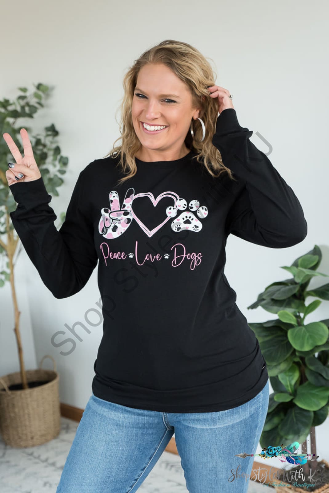 Peace Love Dogs Graphic Tee Bt