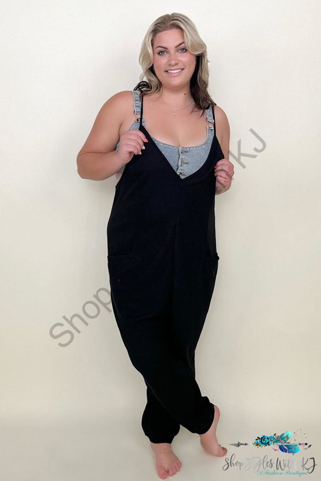 Textured Sleeveless V-Neck Pocketed Jumpsuit Jumpsuits