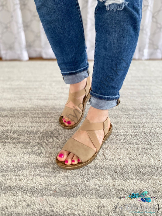 Thrive Sandals In Tan Corkys