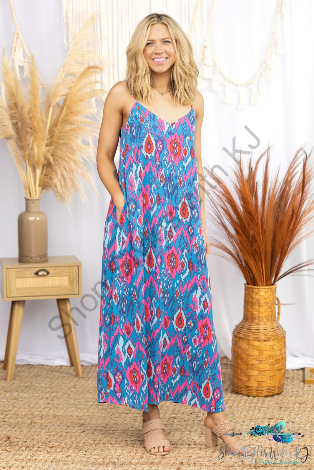 Waterfall Of Colors - Maxi
