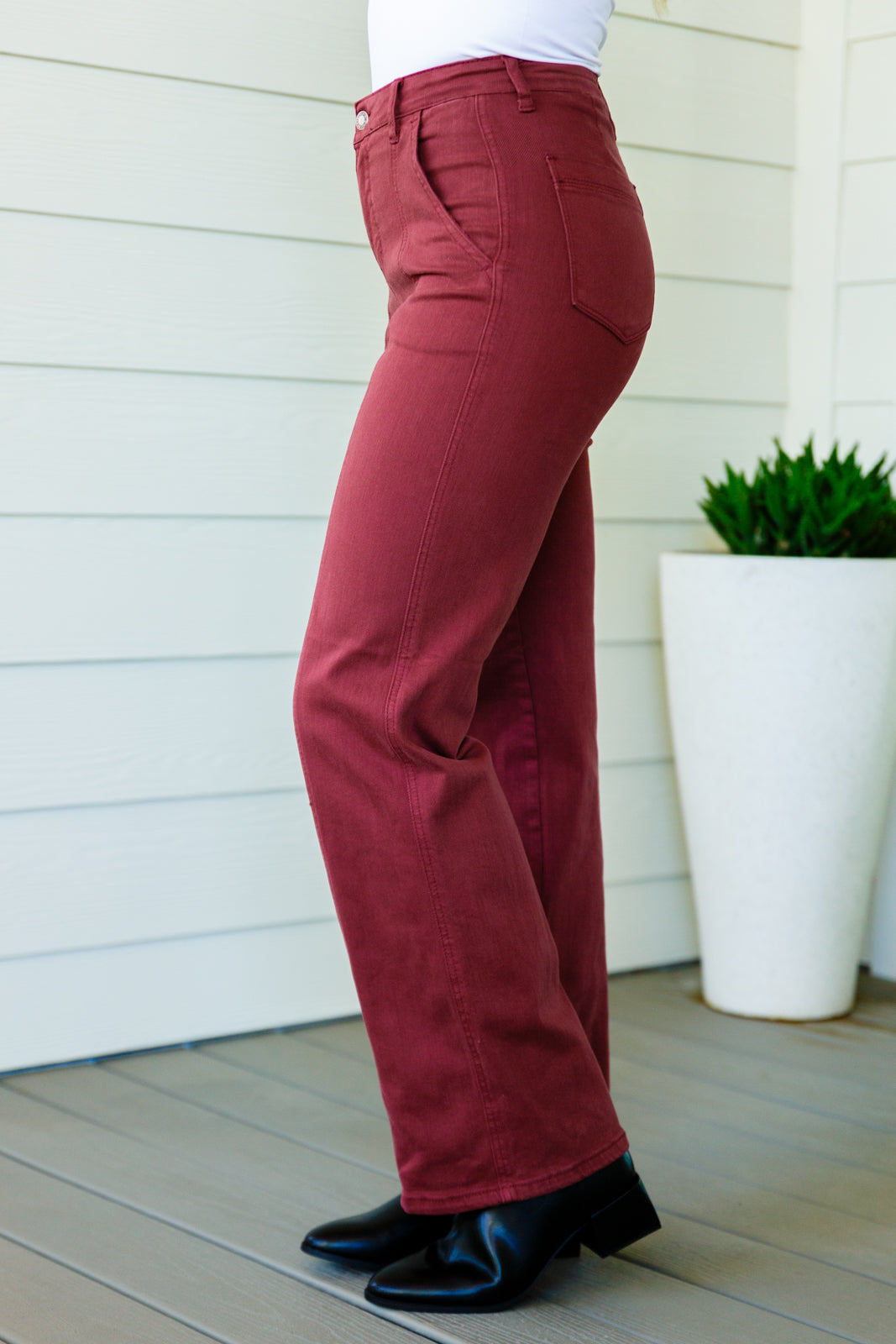 Judy Blue High Rise Front Seam Straight Jeans in Burgundy