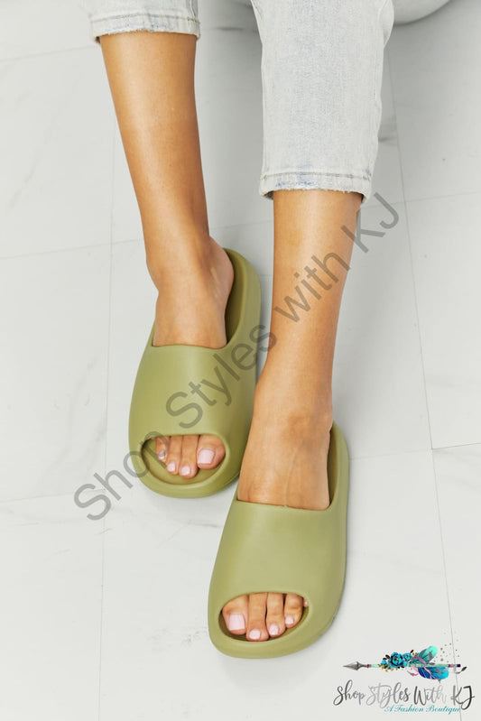 Nook Joi In My Comfort Zone Slides In Green