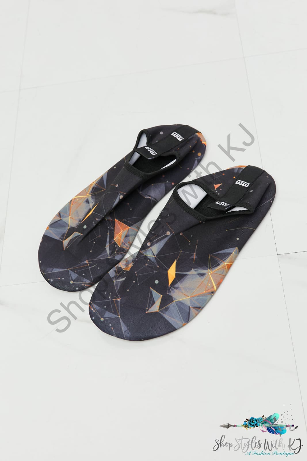 Mmshoes On The Shore Water Shoes In Black/Orange